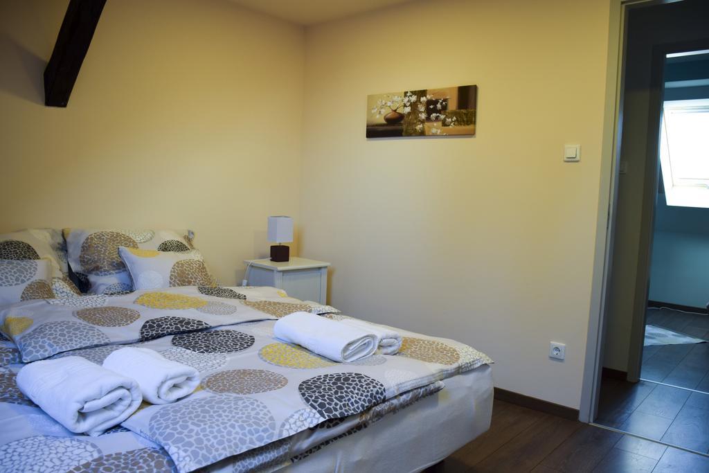 Nador Apartman Apartment Gyor Bilik gambar