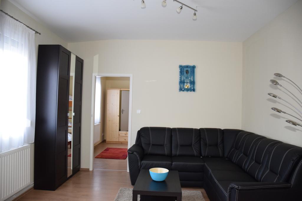 Nador Apartman Apartment Gyor Luaran gambar