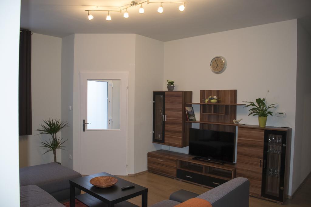 Nador Apartman Apartment Gyor Luaran gambar